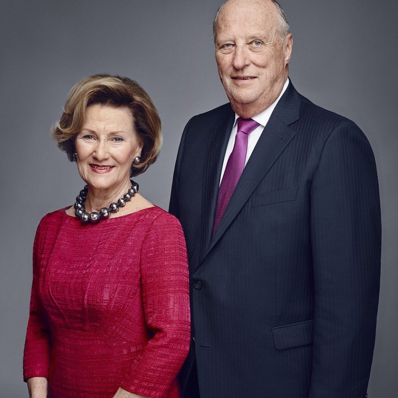 إصدار طوابع تذكارية سابقة لـ ملك و ملكة النرويج