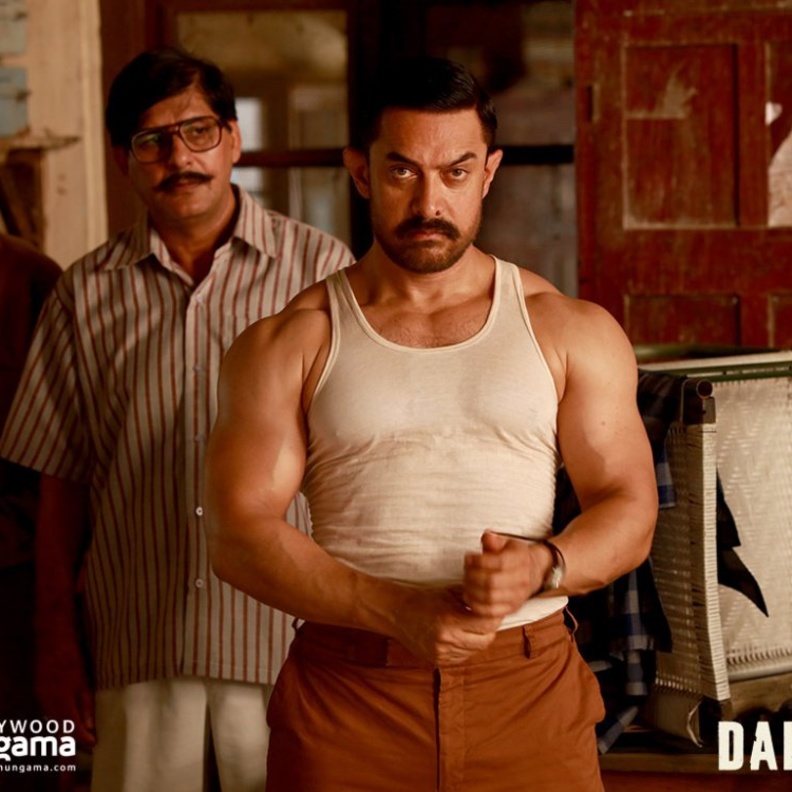 فيلم عامر خان يدخل نادي الأفلام الهندية التي تجاوزت أرباحها ألف كرور روبية