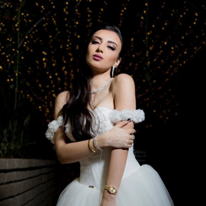 تصوير عروس بكاميرا مها العنزي