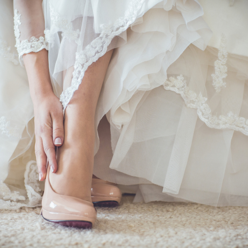 كل عروس تدرك اهمية العناية بقدميها قبل الزفاف