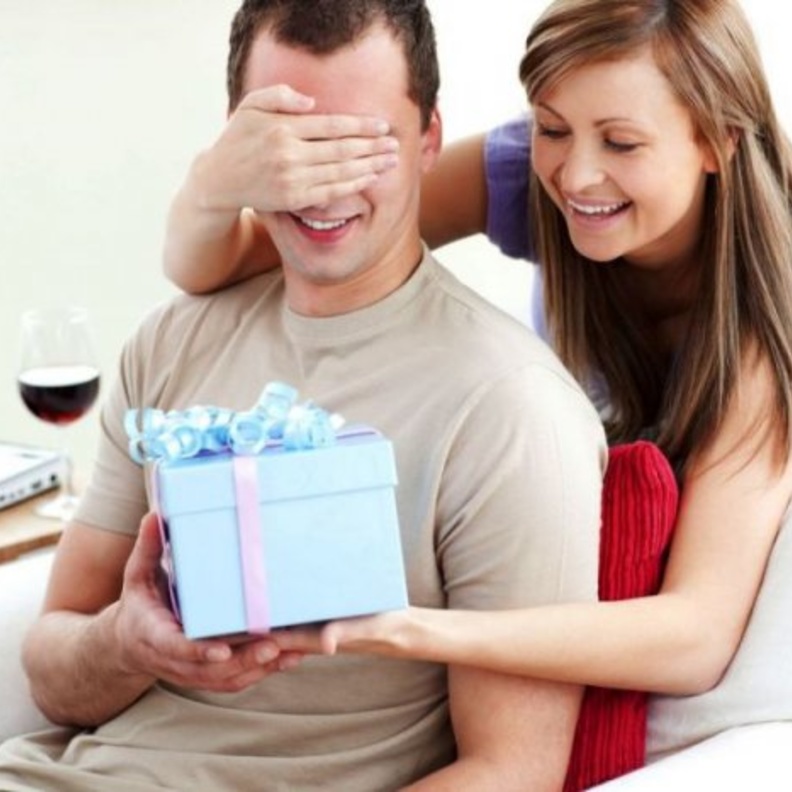 فاجئي عريسك بهدية مميزة في عيد ميلاده