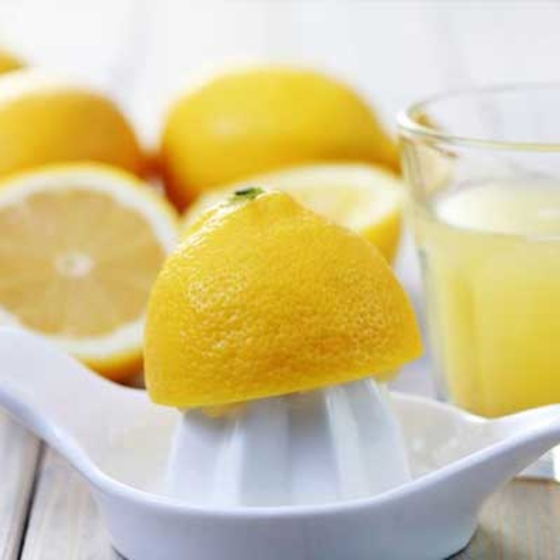 عصير الليمون يستخدم في علاج البواسير الخارجية