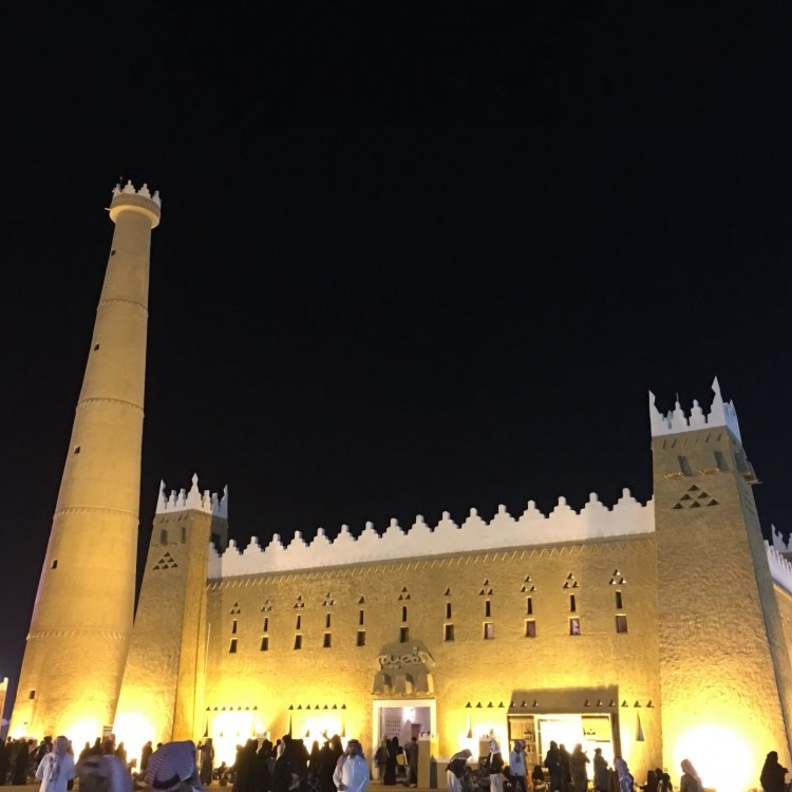 اقبال على اجنحة مدن المملكة في الجنادرية 