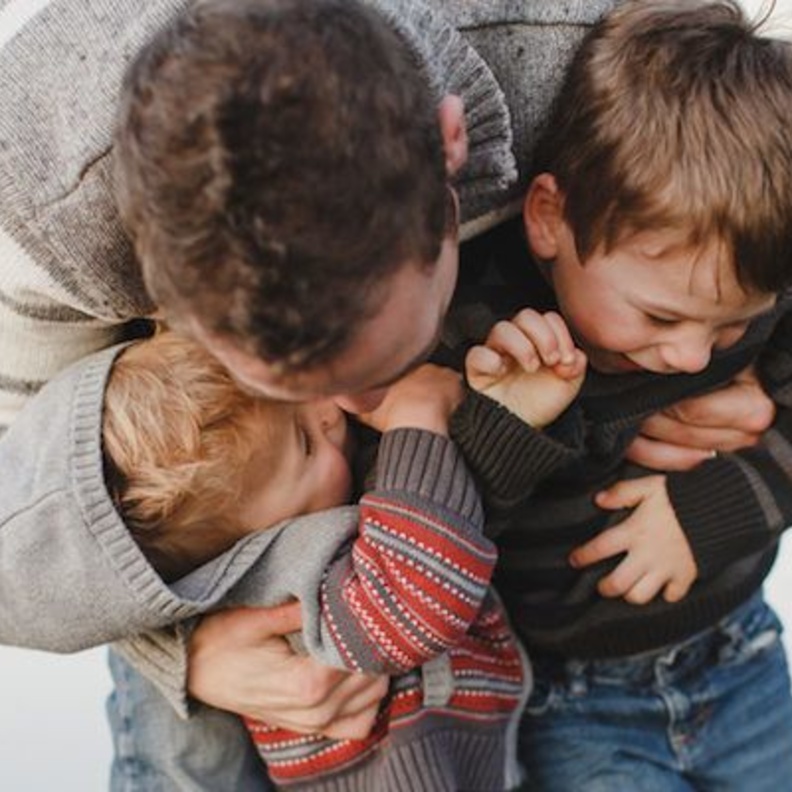 يصعب على الاب الحوت ان يضبط ابنه، ويميل الى منحه الحرية المطلقة