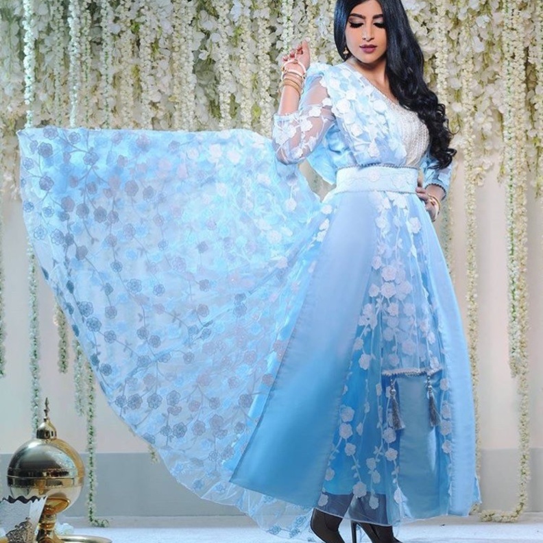 فستان على شكل جلابية أنيقة لرمضان من بثينة الرئيسي 