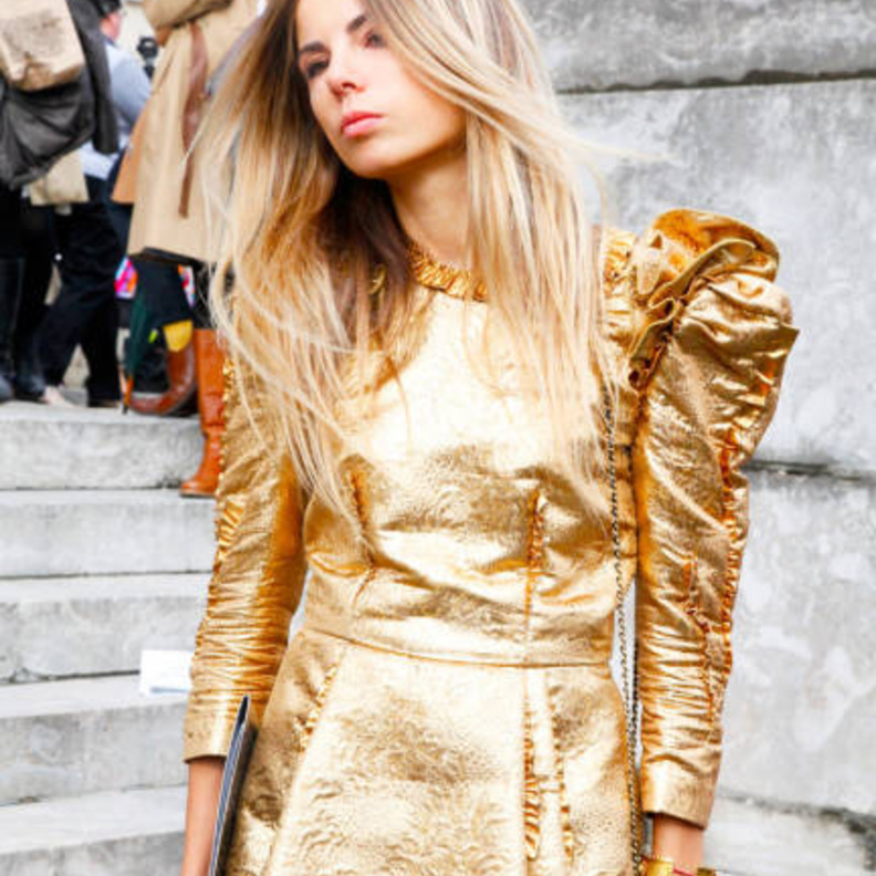 Vanessa Bruno تنورة باللون الفضي من.