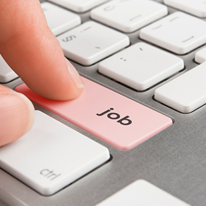 الاعلان عن وظائف دبلوماسية شاغرة للسعوديات