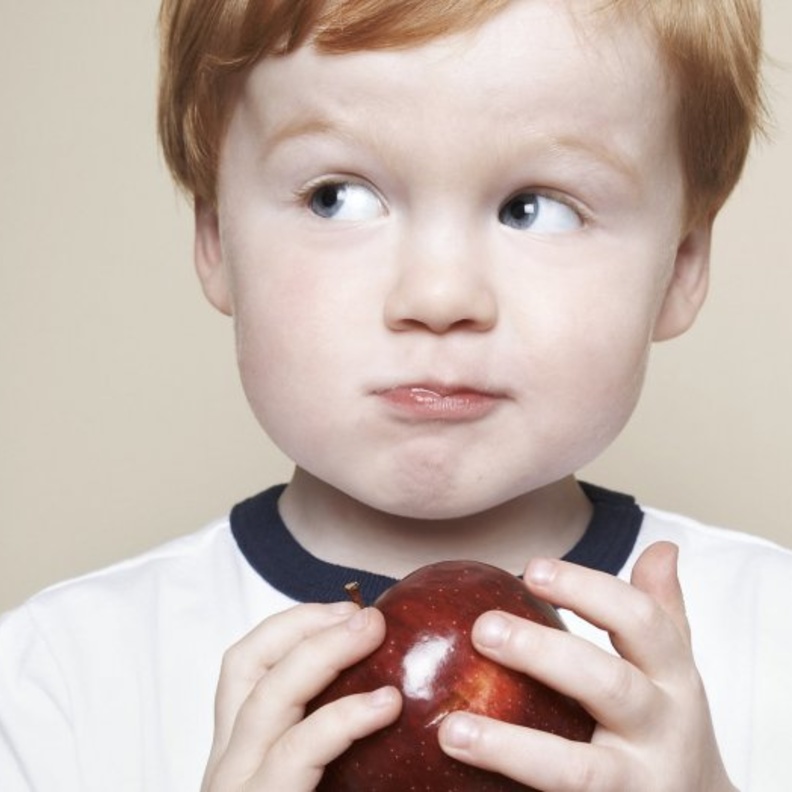 مشاركة الطفل طعامه تشجعه على تناوله