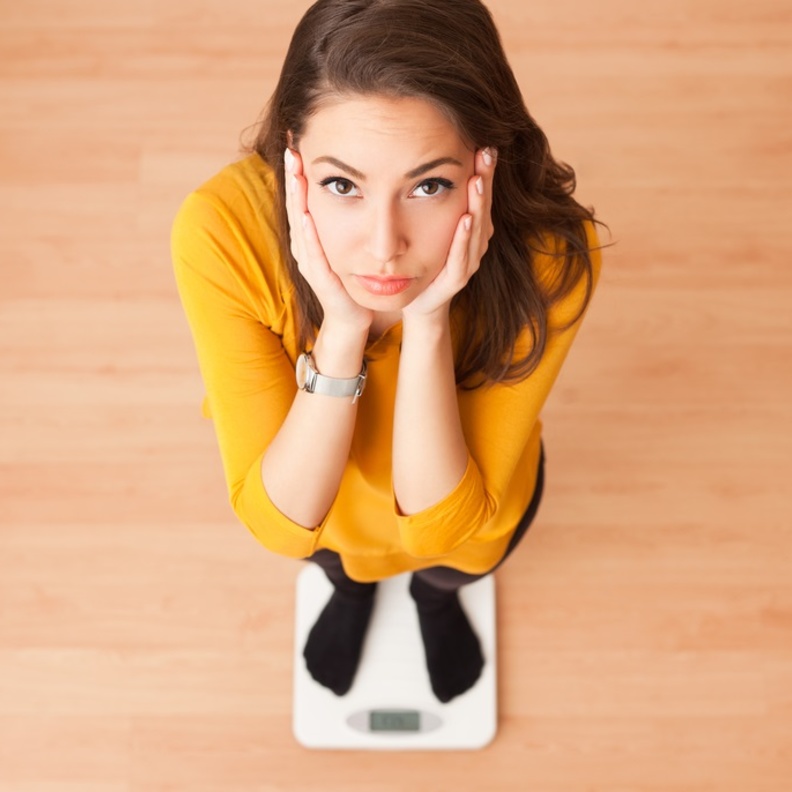 عدم شرب الماء بكمية كافية يمكن ان يزيد الوزن