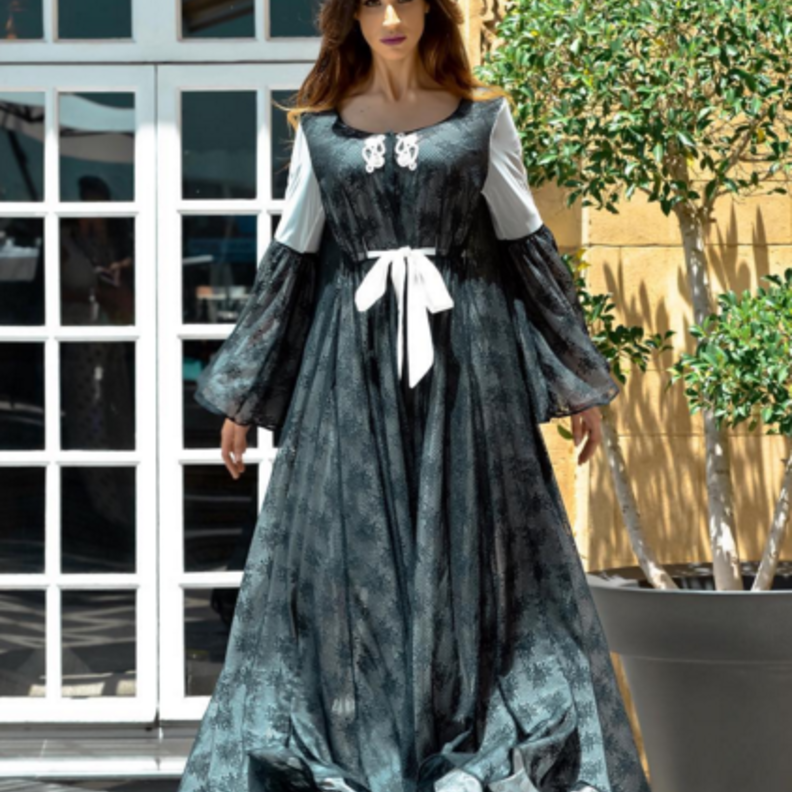 ثوب لرمضان باللون الأبيض من مجموعة بسمة بوسيل