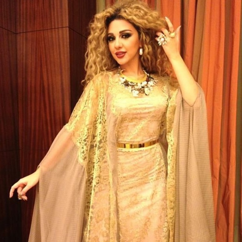 كيم كاردشيان خلال زيارتها الى دبي