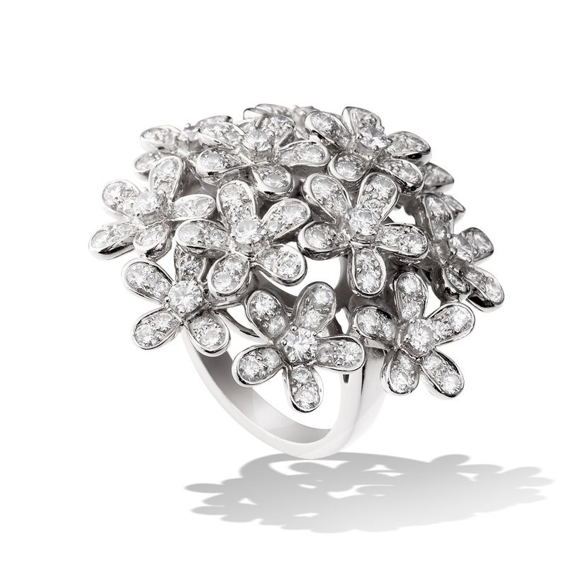 خاتم بولغاري من البلاتين والماس