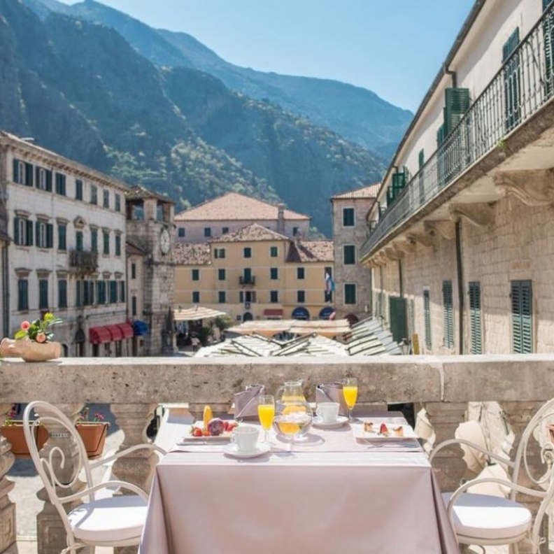 اطلالة فندق كاترو البوتيكي