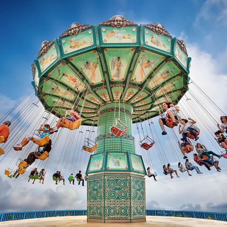 أرجوحة في الملاهي