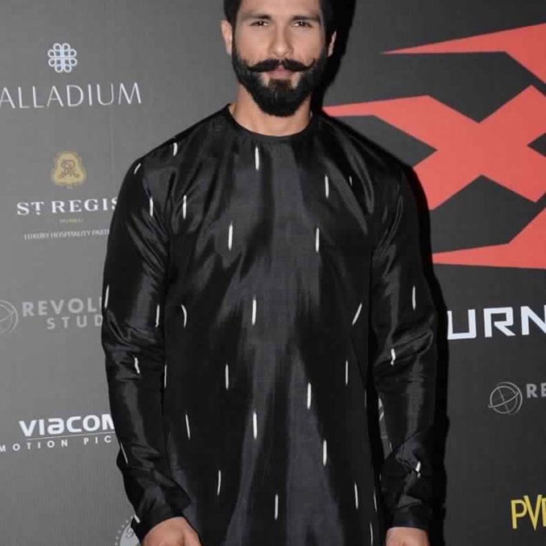 شاهيد كابور ينفي توقعيه على فيلم رومانسي كوميدي