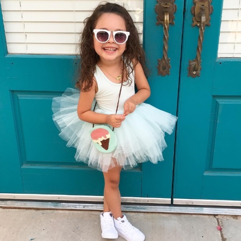 التنورة من القطع المفضلة للأمهات