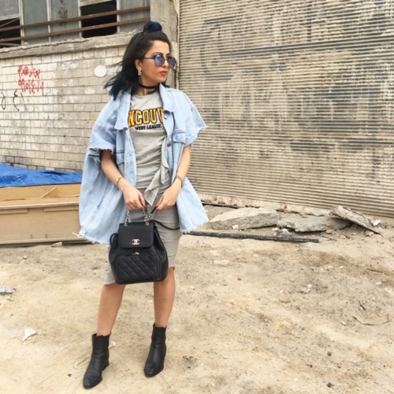 اطلالة كاجول بالجينز من سوسن