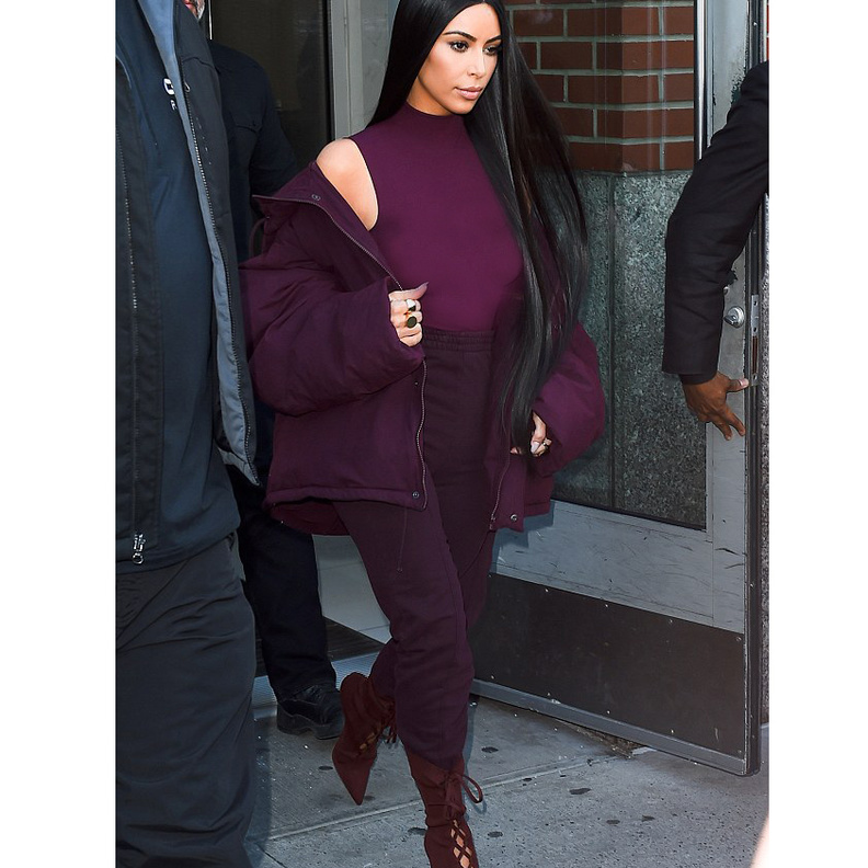 كيم كارداشيان kim Kardashian ترتدي موضة البنفسجي مع جاكيتات بأسلوب الـBomber