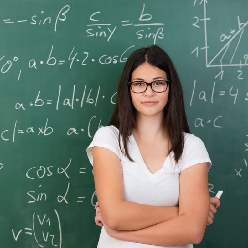 كثرة الكلام مع كثرة المعلومات من علامات الذكاء.