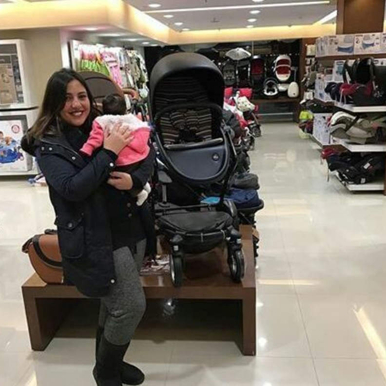 مي كساب وابنتها