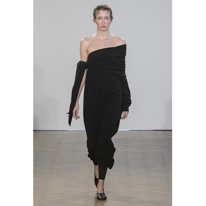 الملابس الشتوية اليومية نسقيها مع الباليرينا كما فعلت دار Simonetta Ravizza