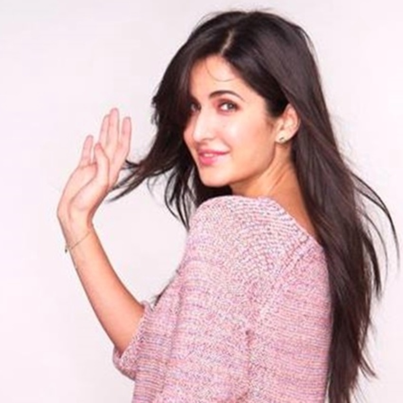 كاترينا كيف بطلة أفلام الثلاثي سلمان خان عامر خان و شاروخان