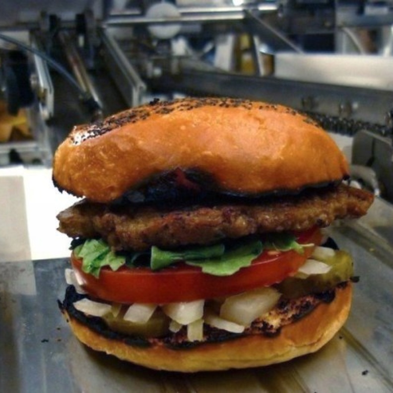 استخدام الروبوتات المطورة مستقبلا في مطاعم السعودية