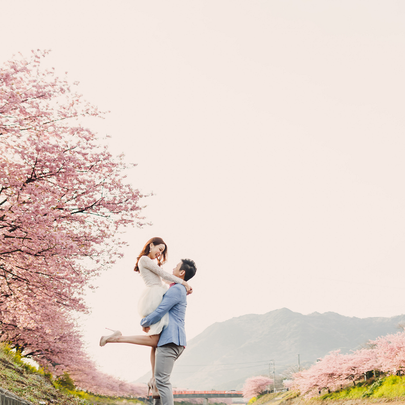 عروسان يالزي الياباني في شهر العسل