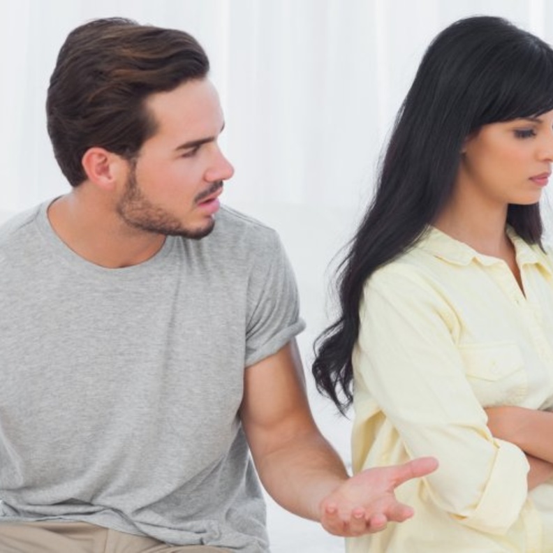 يجب حل المشاكل الزوجية بهدوء لا بالصراخ والعصبية