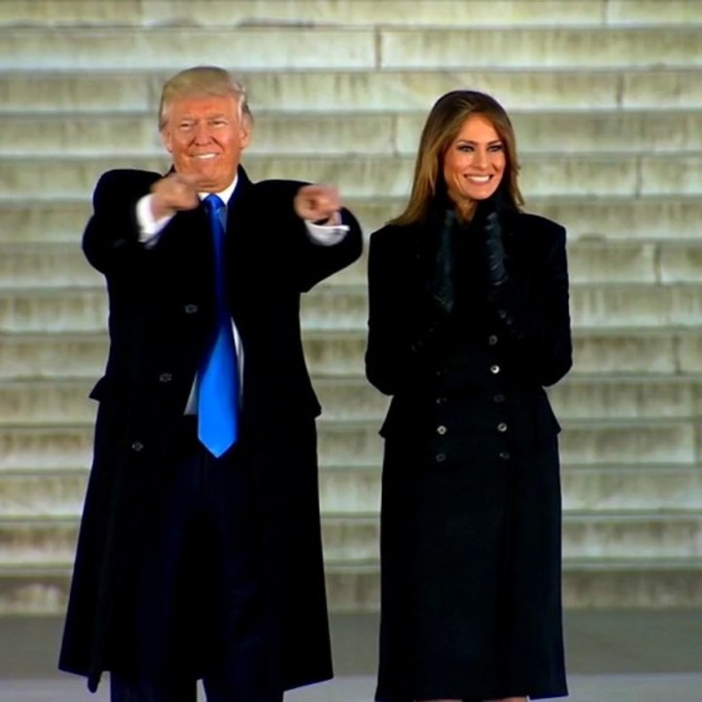 عندما لم ترغب في الإمساك بيد زوجها