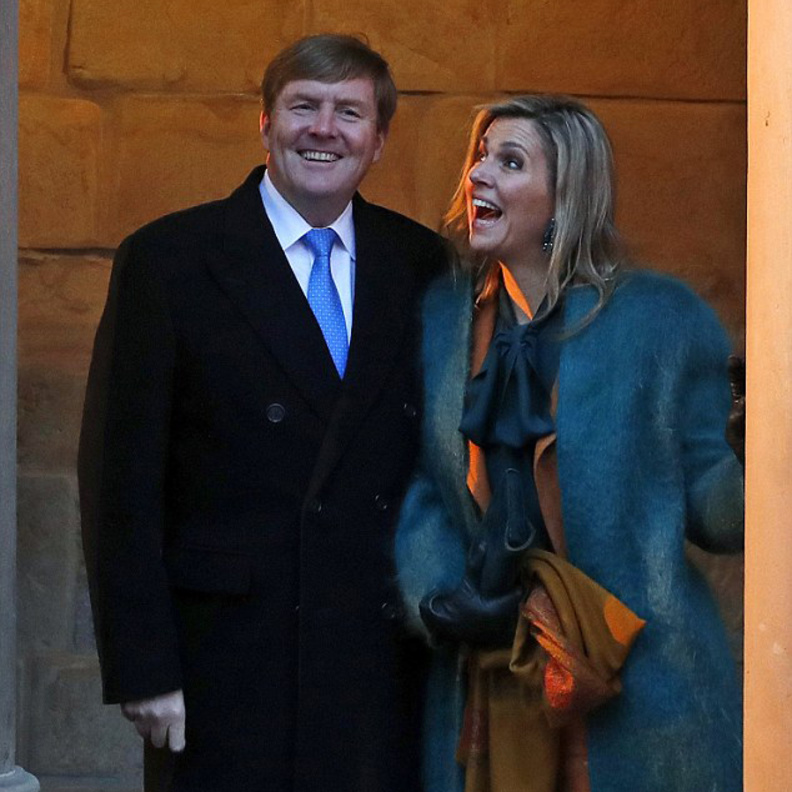 الملكة ماكسيما والملك فيليم ألكسندر يزوران قلعة فارتبورغ الألمانية