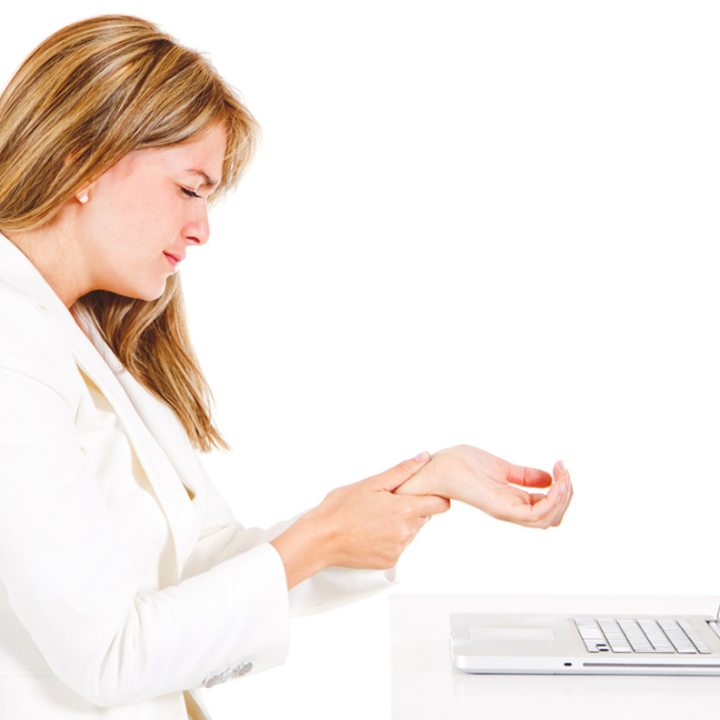 متلازمة النفق الرسغي سببها الأجهزة الذكية