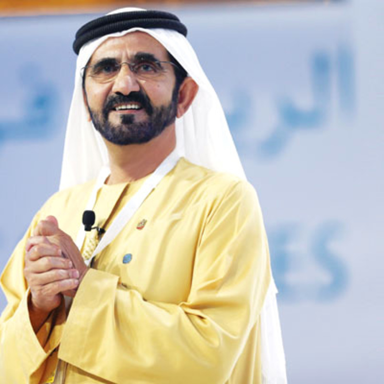 الشيخ محمد بن راشد يكتب قصيدة في يوم الحب