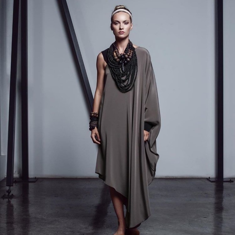 تميزت ازياء نورة آل الشيخ بالبساطة والأناقة