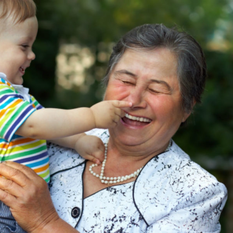 ما مدى اهمية دور الجد والجدة في حياة الاطفال 