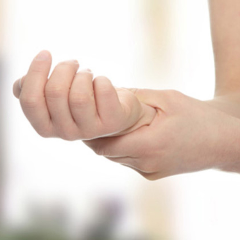 تيبس العضلات من أعراض مرض ويلسون