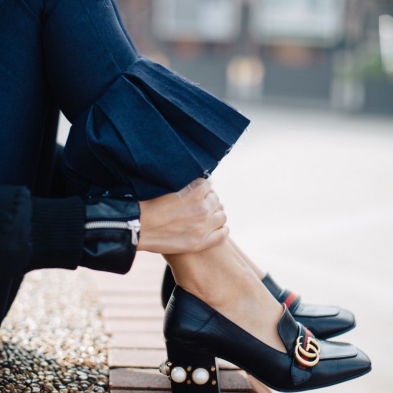 أحذية مزينة باللؤلؤ مناسبة لاطلالات العيد من شانيل Chanel