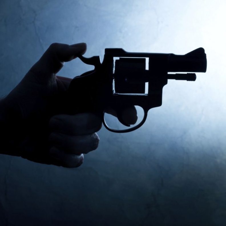 سطو مسلح على بنك في السعودية يثير الجدل