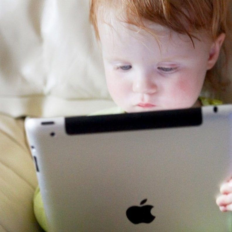 تأثير مشاهدة الايباد في مرض التوحد عند الاطفال