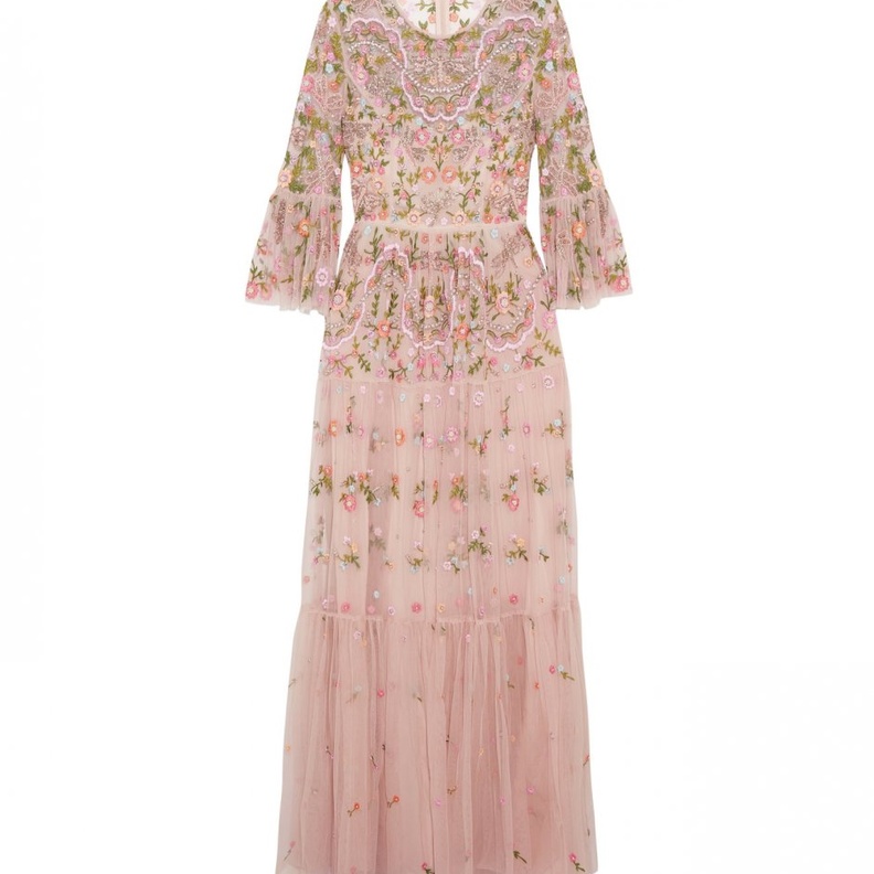 فستان من تمبرلي لندن مطرز