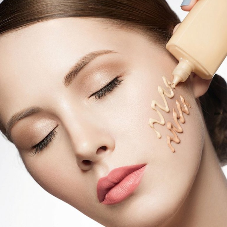 الماسكرا تزيد كثافة رموشك وجمالهن