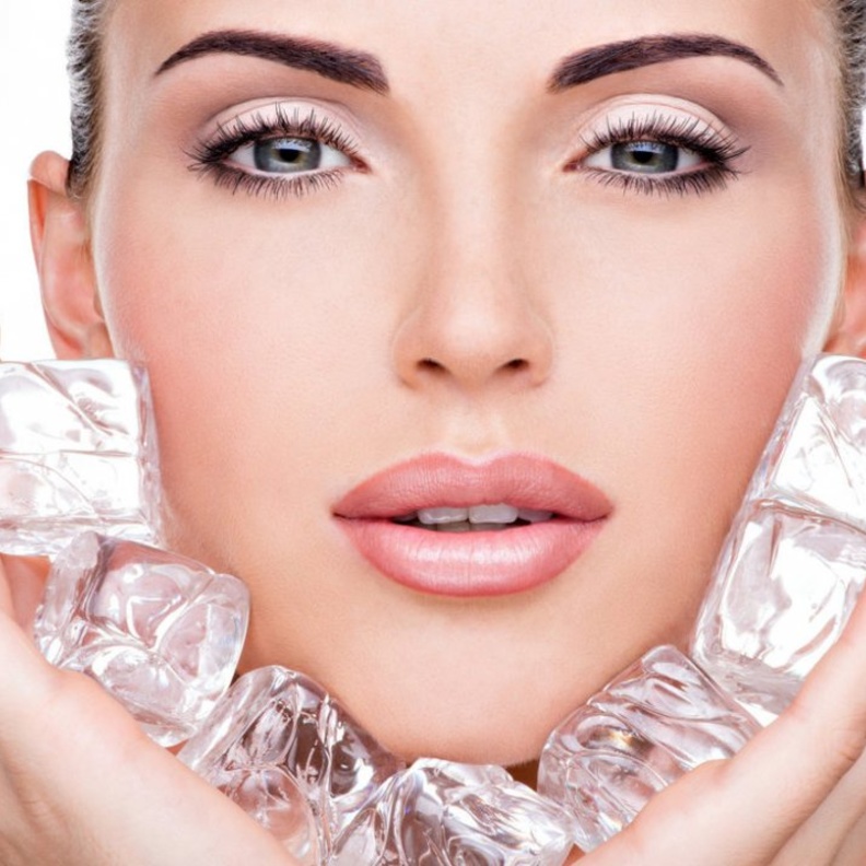 مكعبات الثلج تمنع تهيج البشرة بعد إزالة الشعر