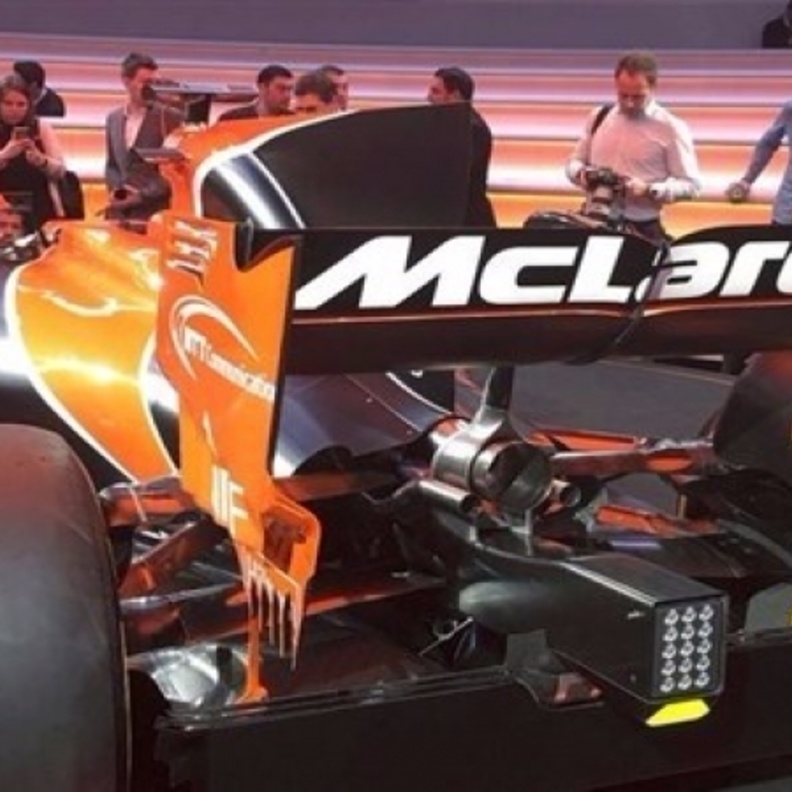 فريق مكلارين يقدم سيارة جديدة كليا