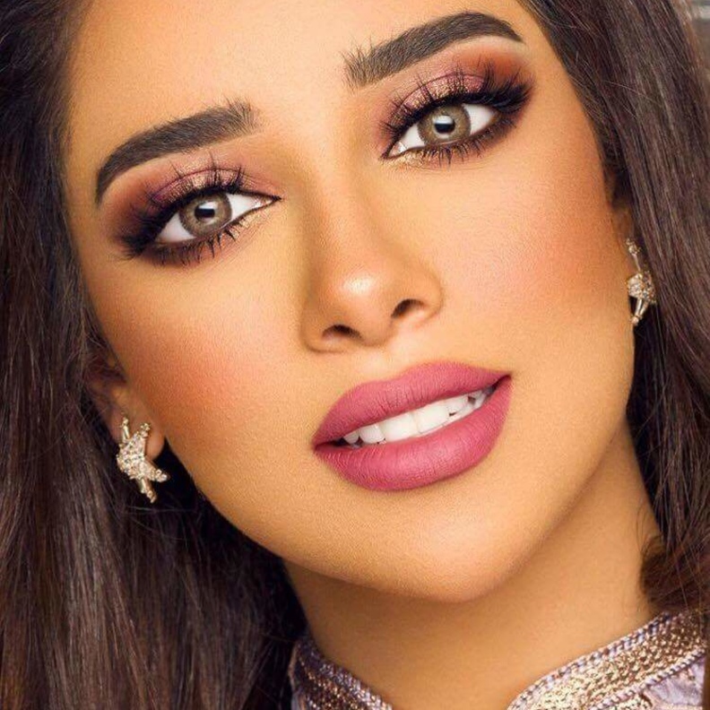 الوان مكياج عيون قوي استوحيه من النجمة بلقيس
