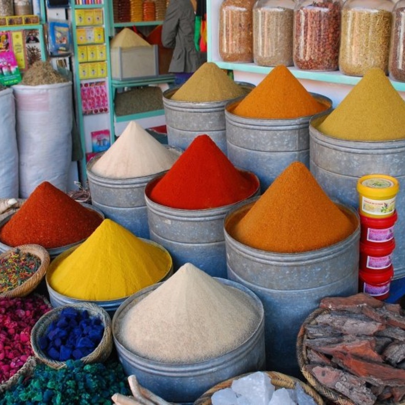 تشكيلة من البهارات المغربية