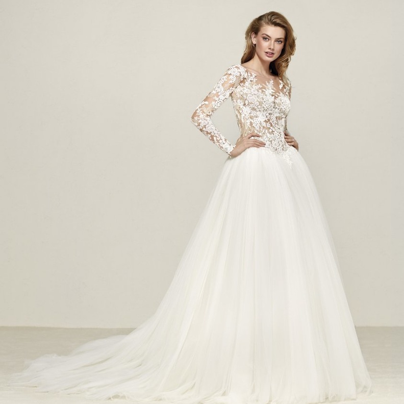 مجموعة فساتين برونوفياس 2018 لعروس عصرية