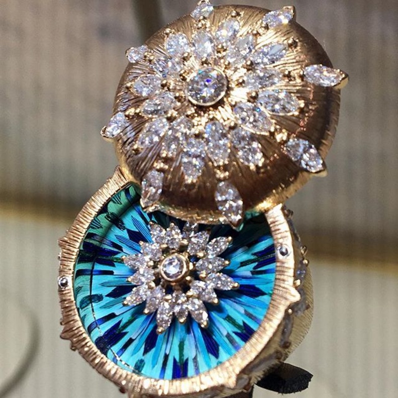 خاتم من آنا هو