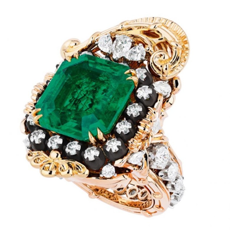 خاتم من ديور