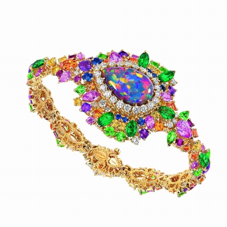 ساعة من ديور