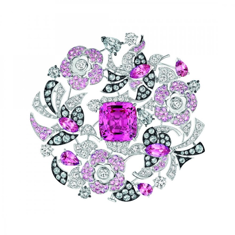 بروش من شانيل